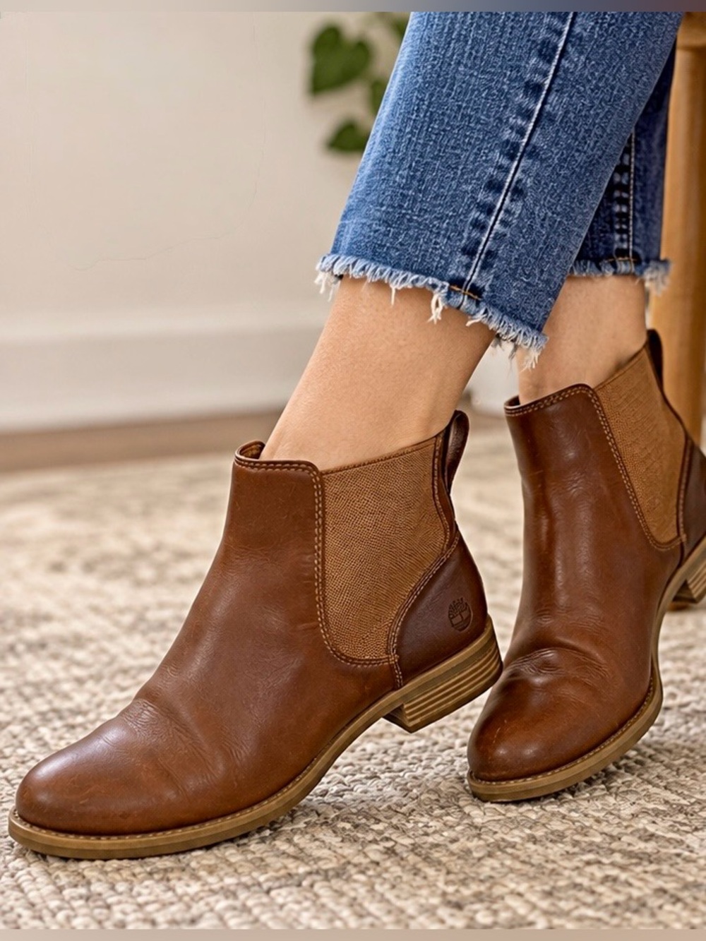 Timberland Women’s 10 Brown Leather Chelsea Ankle Boots Pull On Low Heel